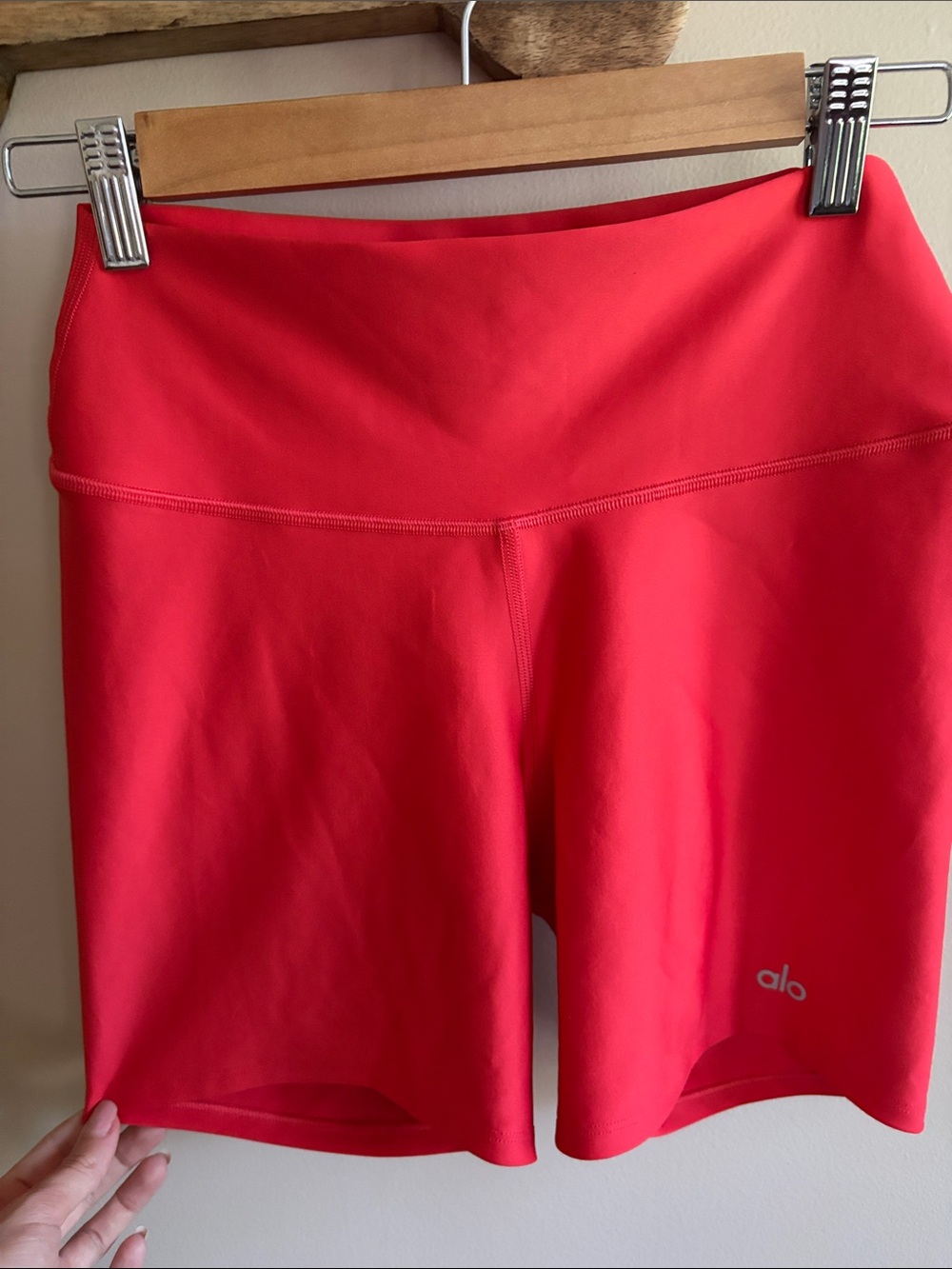 alo red shorts size medium